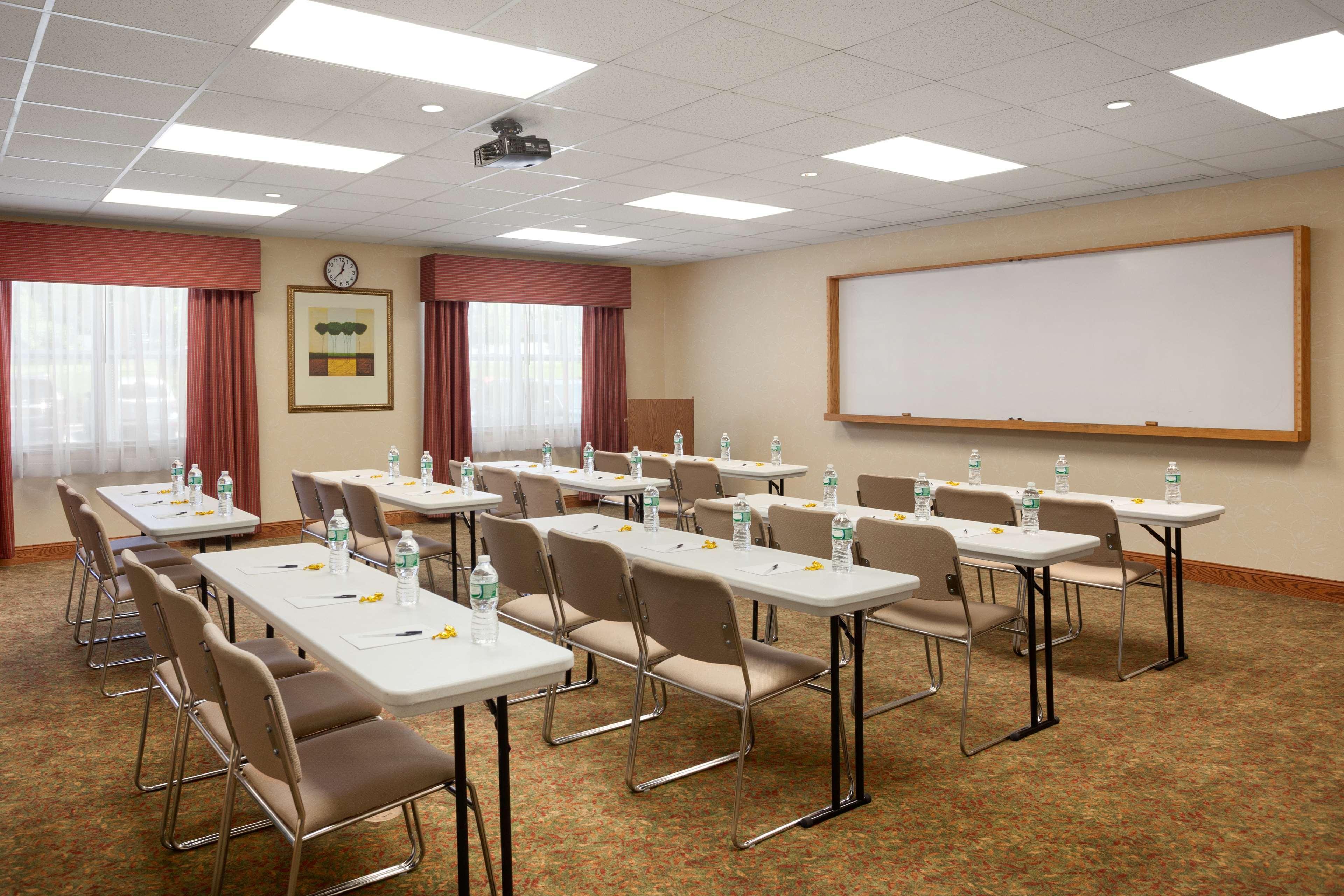 Country Inn & Suites By Radisson, Ithaca, Ny Экстерьер фото